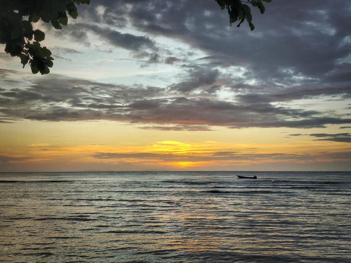 West Mansuar Homestay Pulau Mansuar Екстер'єр фото